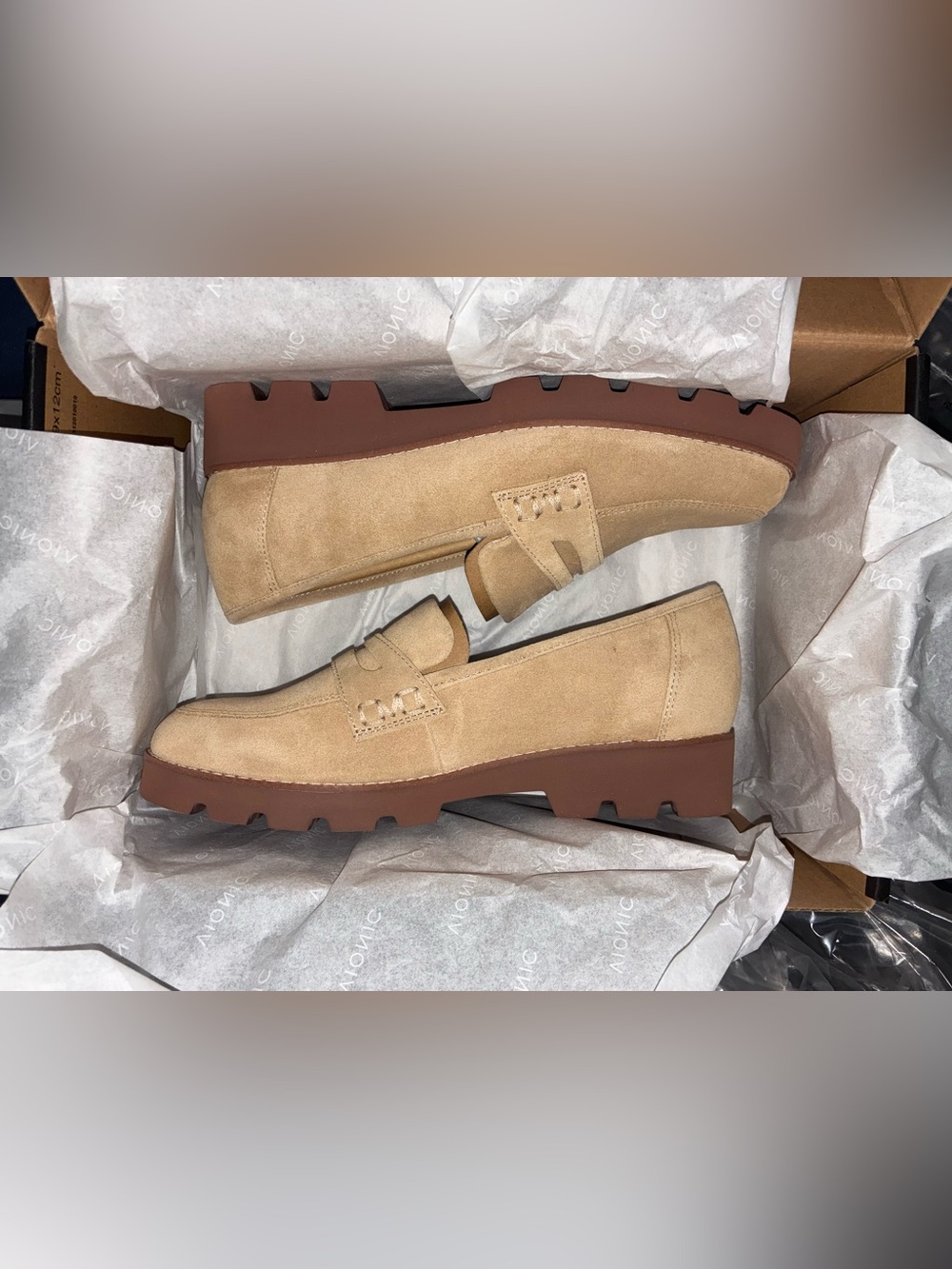 NEW Vionic Cheryl II Loafer in Sand Suede For Women's Size 7